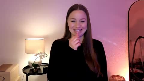 Mila Fleur online show from 25, 2, 2025