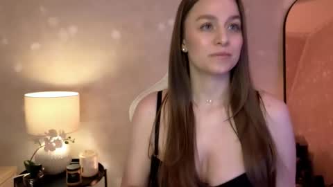 Mila Fleur online show from 10, 10, 2025