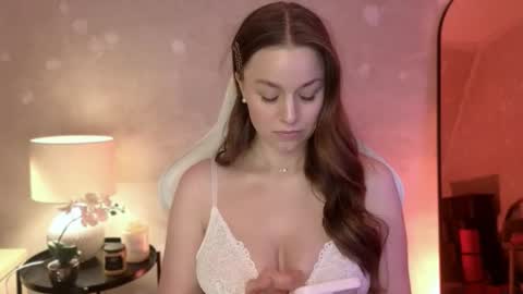 Snapshot of milafleur chatting on 25, 11, 2025 Mila Fleur online show from 25, 11, 2025