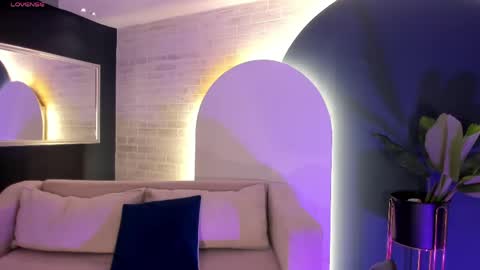 Mila  online show from 17, 4, 2026