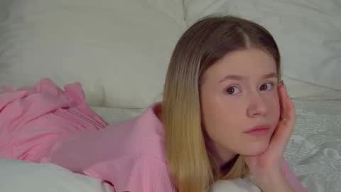 MilanaBalmain online show from 30, 11, 2025