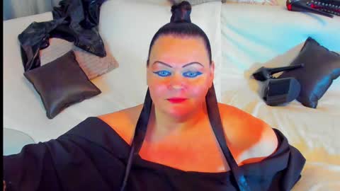 Snapshot of milanabiegert chatting on 4, 12, 2024 Lana online show from 4, 12, 2024