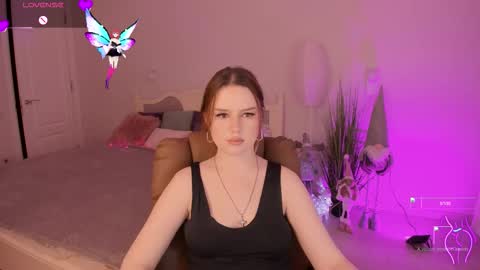 milanamoons online show from 5, 12, 2025