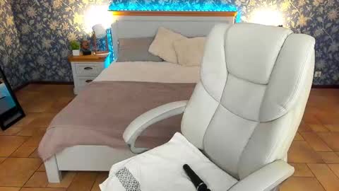 Milana online show from 2, 3, 2025
