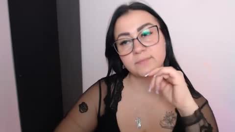 Snapshot of milania_milaa chatting on 9, 10, 2025 milania_milaa online show from 9, 10, 2025