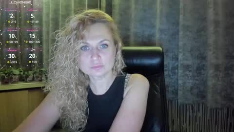 Snapshot of milanna_x chatting on 8, 11, 2025 milanna_x online show from 8, 11, 2025