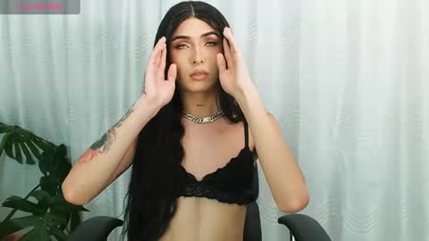 Snapshot of milansantana24 chatting on 5, 12, 2024 MILAN SANTANA online show from 5, 12, 2024