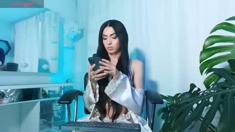 Snapshot of milansantana24 chatting on 8, 3, 2025 MILAN SANTANA online show from 8, 3, 2025