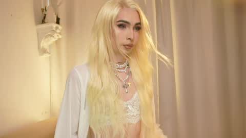 MILAN SANTANA online show from 19, 4, 2026