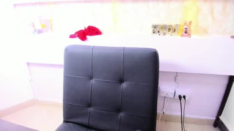 Mila Rose online show from 17, 12, 2024