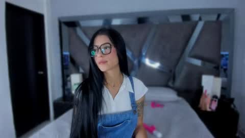 Snapshot of milawink chatting on 9, 6, 2026 Milawink online show from 9, 6, 2026