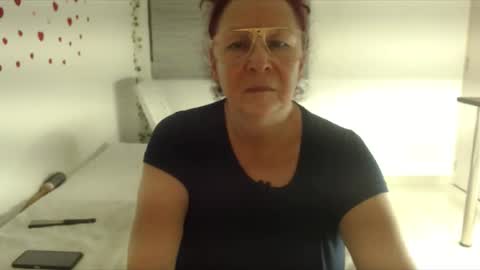 Snapshot of milchanell chatting on 20, 6, 2026 milchanell online show from 20, 6, 2026