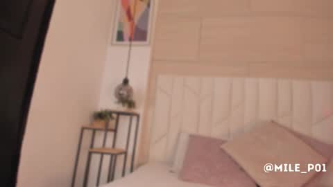 Snapshot of mile_perez chatting on 17, 11, 2025 M I L E online show from 17, 11, 2025