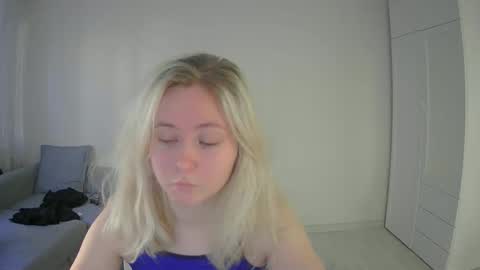 Snapshot of milena391630 chatting on 18, 5, 2026 Milena new nonude shy blonde natural online show from 18, 5, 2026