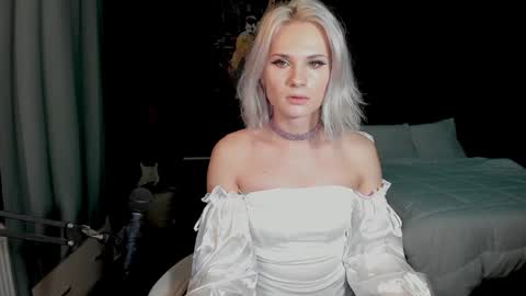 Milena online show from 10, 12, 2024