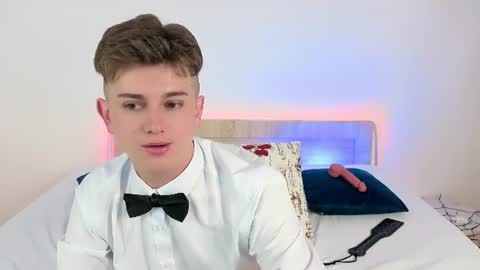 Snapshot of miless_cooper chatting on 17, 6, 2026 Miles online show from 17, 6, 2026