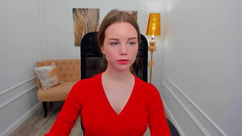 Snapshot of mileygloss chatting on 3, 2, 2026 mileygloss online show from 3, 2, 2026