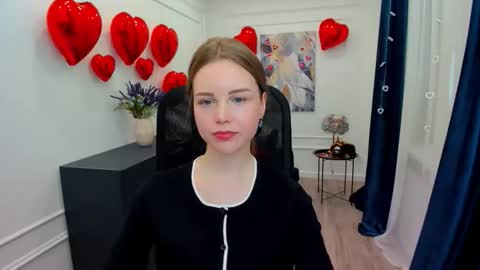 Snapshot of mileygloss chatting on 7, 2, 2026 mileygloss online show from 7, 2, 2026