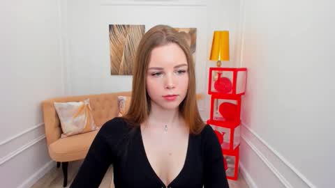 Snapshot of mileygloss chatting on 18, 2, 2026 mileygloss online show from 18, 2, 2026