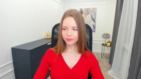 Snapshot of mileygloss chatting on 9, 3, 2026 mileygloss online show from 9, 3, 2026