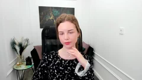 Snapshot of mileygloss chatting on 9, 6, 2026 mileygloss online show from 9, 6, 2026