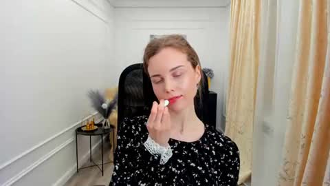 Snapshot of mileygloss chatting on 21, 6, 2026 mileygloss online show from 21, 6, 2026