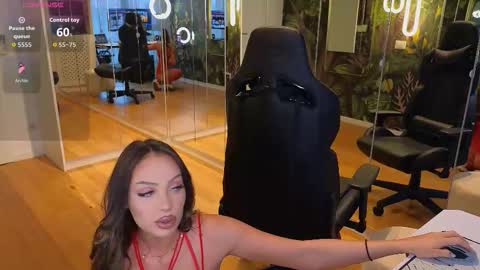 Miley Sin online show from 18, 11, 2025