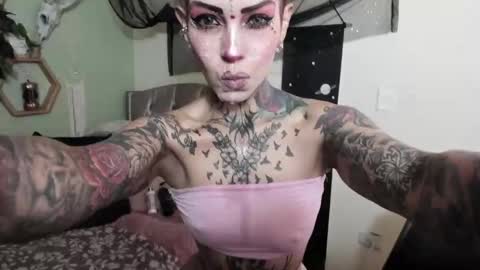 Isabella online show from 10, 11, 2025