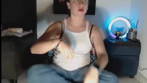 Snapshot of milf_valeria chatting on 2, 2, 2026 Valeria online show from 2, 2, 2026