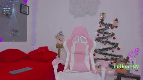 Aura  online show from 16, 12, 2025