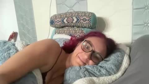 Snapshot of milfcodergirl chatting on 6, 8, 2026 Milf Coder Girl online show from 6, 8, 2026