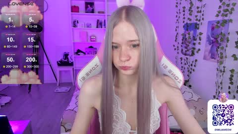 Snapshot of miliameow chatting on 17, 12, 2024 Milia online show from 17, 12, 2024