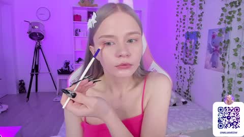 Snapshot of miliameow chatting on 19, 12, 2024 Milia online show from 19, 12, 2024