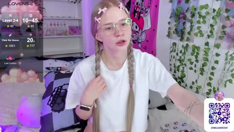 Snapshot of miliameow chatting on 2, 2, 2025 Milia online show from 2, 2, 2025