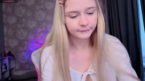 Snapshot of miliameow chatting on 7, 7, 2026 Milia online show from 7, 7, 2026