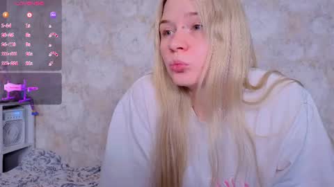 Snapshot of miliameow chatting on 14, 7, 2026 Milia online show from 14, 7, 2026