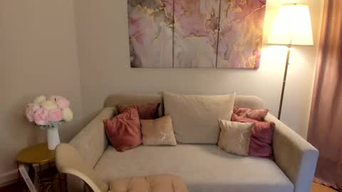 Snapshot of milinafox chatting on 28, 11, 2025 milinafox online show from 28, 11, 2025