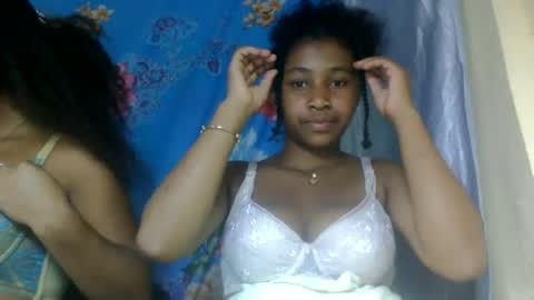 Snapshot of milinasy chatting on 25, 6, 2026 milinasy online show from 25, 6, 2026
