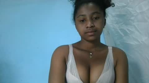 Snapshot of milinasy chatting on 5, 7, 2026 milinasy online show from 5, 7, 2026