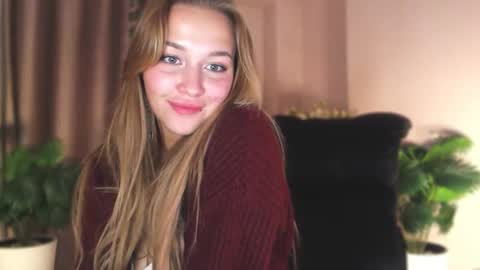 milk_bunny_ online show from 16, 9, 2025