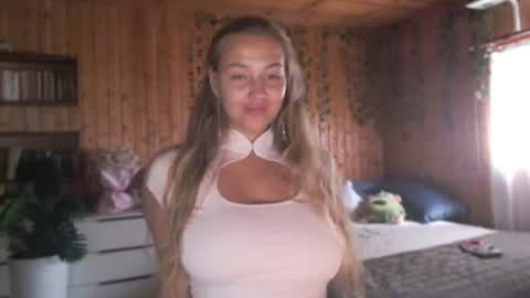 Snapshot of milk_bunny_ chatting on 2, 7, 2026 milk_bunny_ online show from 2, 7, 2026