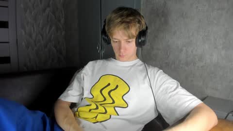 Snapshot of milkiwy chatting on 6, 2, 2025 Isaac online show from 6, 2, 2025