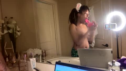 Snapshot of milkmarie123 chatting on 24, 11, 2025 milkmarie online show from 24, 11, 2025