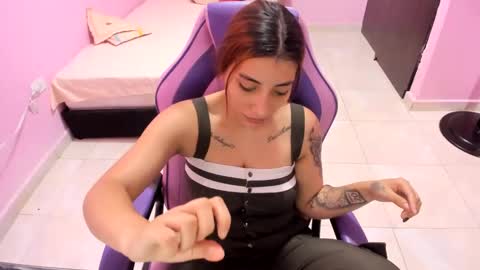 Snapshot of milky__boobs69 chatting on 29, 10, 2025 vale online show from 29, 10, 2025