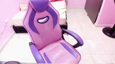 Snapshot of milky__boobs69 chatting on 31, 10, 2025 vale online show from 31, 10, 2025