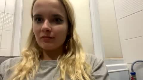 Snapshot of milkybaby269137 chatting on 27, 12, 2024 milkybaby269137 online show from 27, 12, 2024