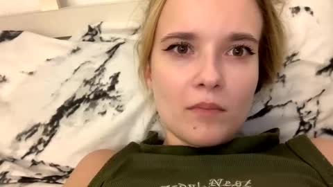 Snapshot of milkybaby269137 chatting on 8, 2, 2025 milkybaby269137 online show from 8, 2, 2025