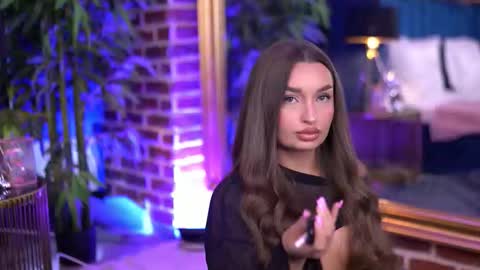 Milla online show from 10, 11, 2025