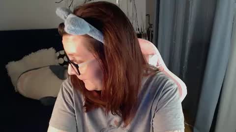 Snapshot of millapoolys chatting on 19, 6, 2026 Milla online show from 19, 6, 2026