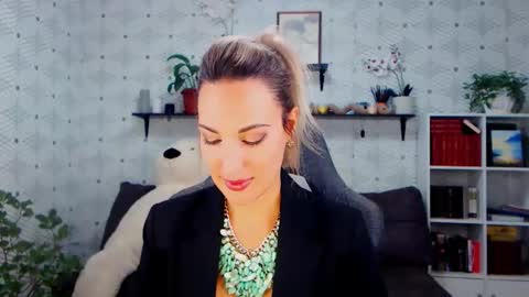 MillaXQueen online show from 25, 10, 2025